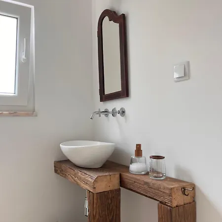 בית הארחה Snug Houseguests