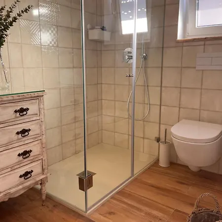 בית הארחה Snug Houseguests *