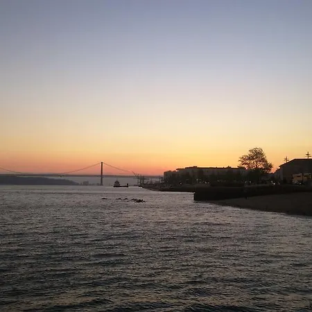 Snug Houseguests Affittacamere 4*