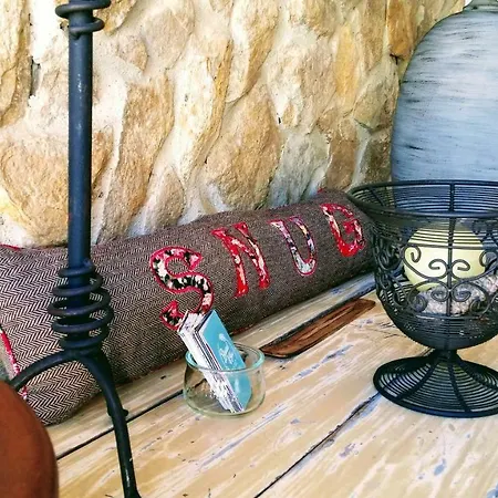Snug Houseguests * ליסבון