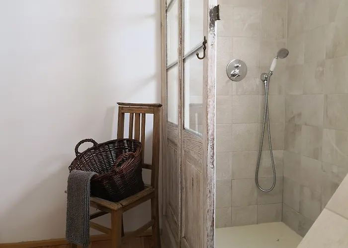 게스트하우스 Snug Houseguests 4*