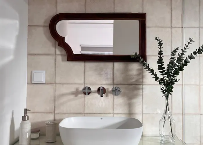 Snug Houseguests 리스본