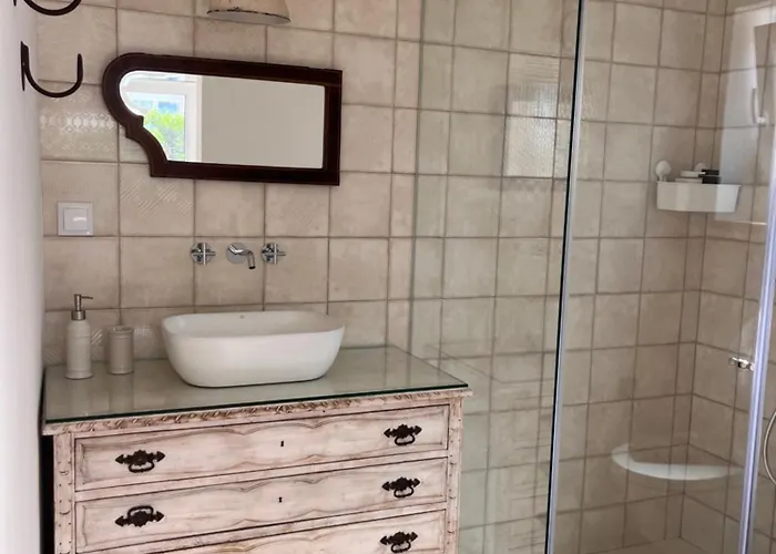 Snug Houseguests 4* 리스본