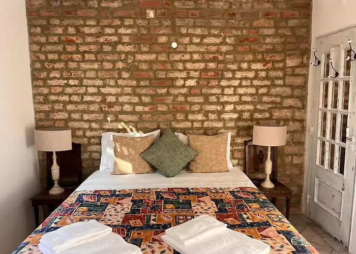Snug Houseguests Konukevi 4*